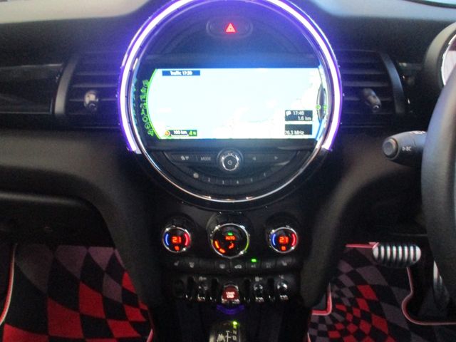 BMW MINI OPEN 2017 Image 31