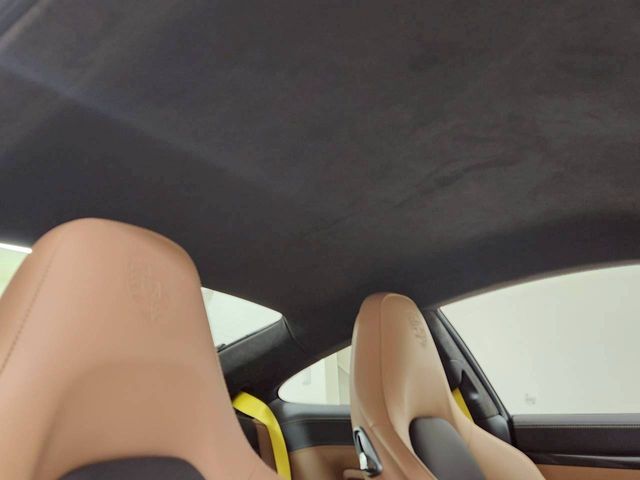 PORSCHE 911 2018 Image 31