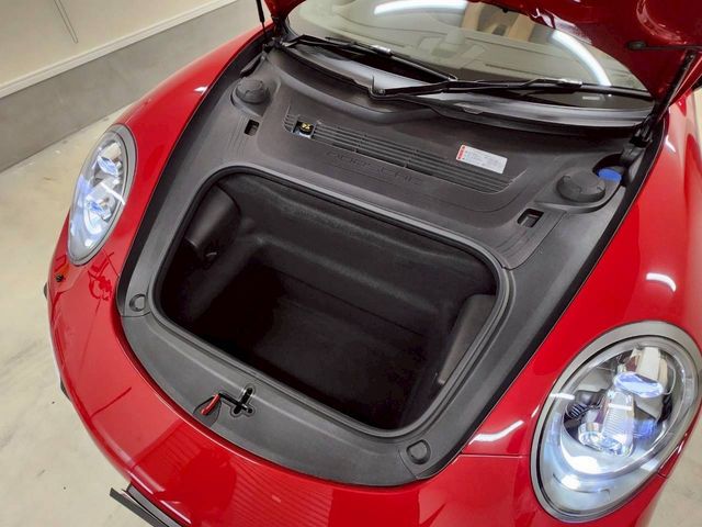 PORSCHE 911 2018 Image 31