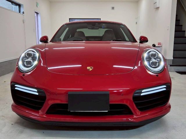 PORSCHE 911 2018 Image 31