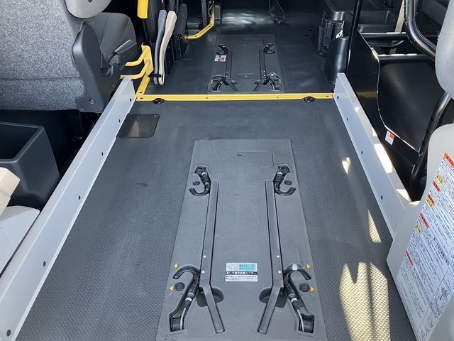 TOYOTA REGIUSACE VAN 4WD 2020 Image 31