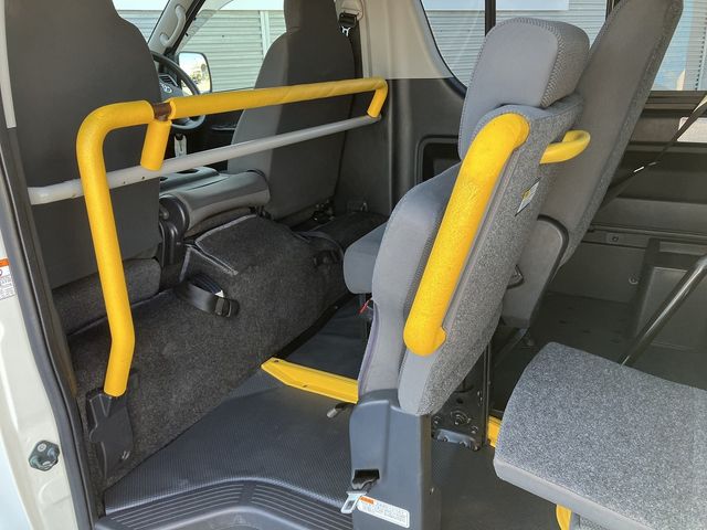 TOYOTA REGIUSACE VAN 4WD 2020 Image 31