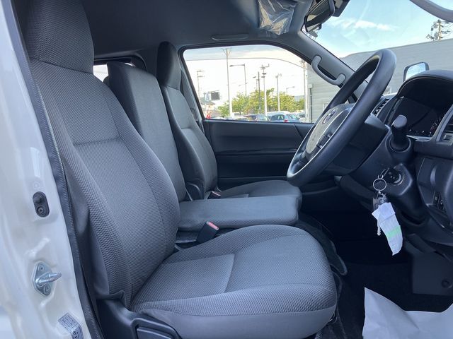 TOYOTA REGIUSACE VAN 4WD 2020 Image 31