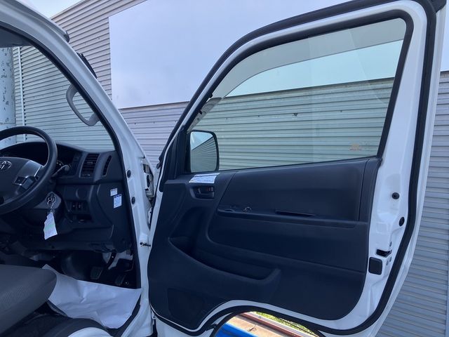 TOYOTA REGIUSACE VAN 4WD 2020 Image 31