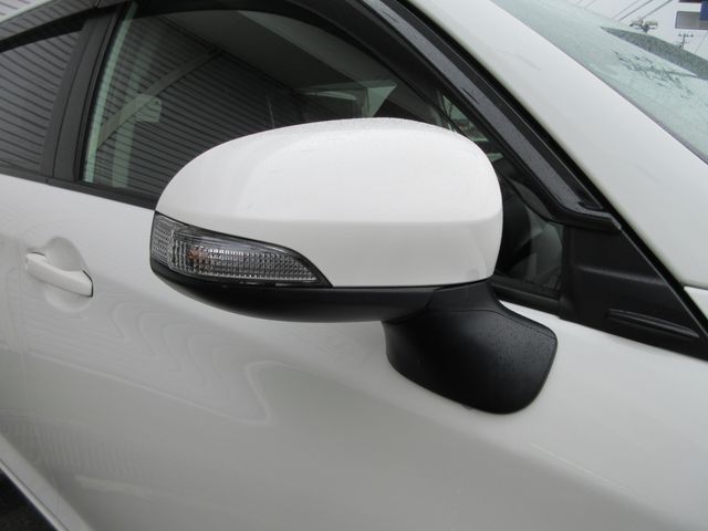 TOYOTA COROLLA FIELDER 4WD 2018 Image 31