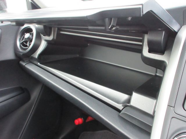 TOYOTA COROLLA FIELDER 4WD 2018 Image 31