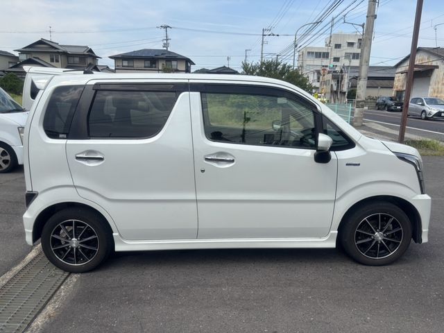 SUZUKI WAGON R STINGRAY 2017 Image 31