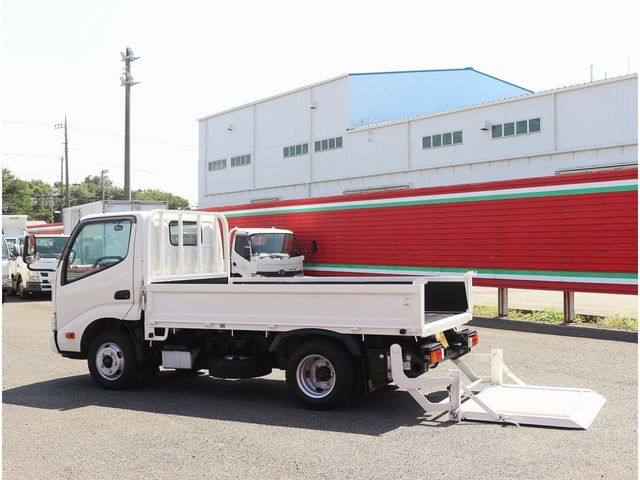 HINO DUTRO 2018 Image 31