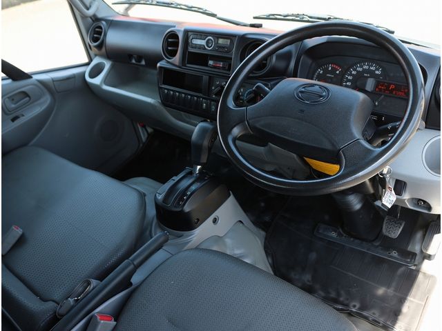 HINO DUTRO 2018 Image 31