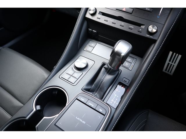 TOYOTA LEXUS RC300H 2022 Image 31