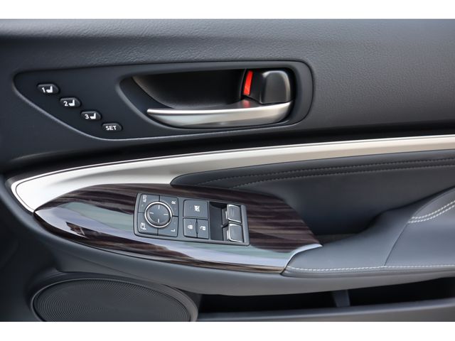 TOYOTA LEXUS RC300H 2022 Image 31