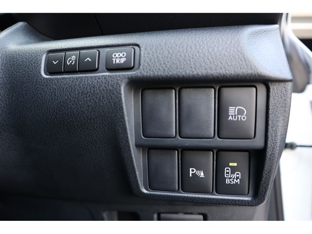 TOYOTA LEXUS RC300H 2022 Image 31