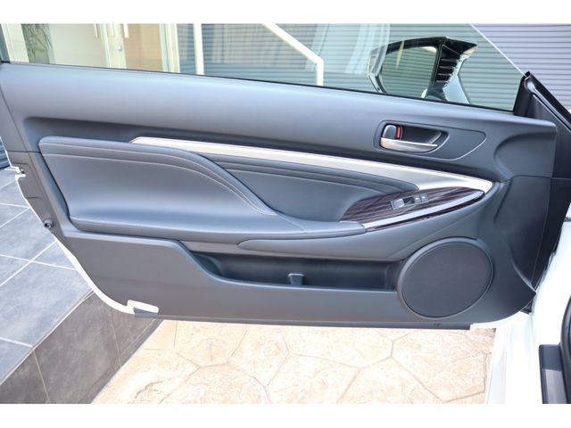 TOYOTA LEXUS RC300H 2022 Image 31