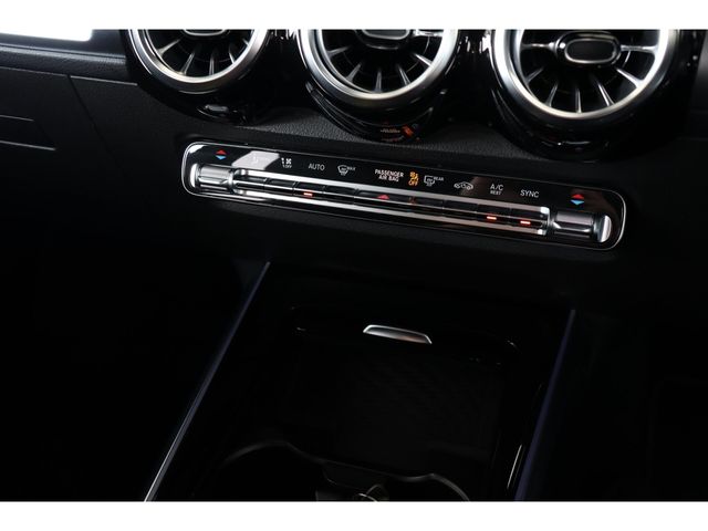 MERCEDES BENZ GLB 2021 Image 31