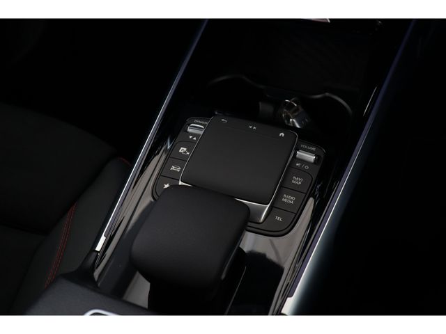 MERCEDES BENZ GLB 2021 Image 31