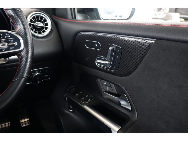 MERCEDES BENZ GLB 2021 Image 31