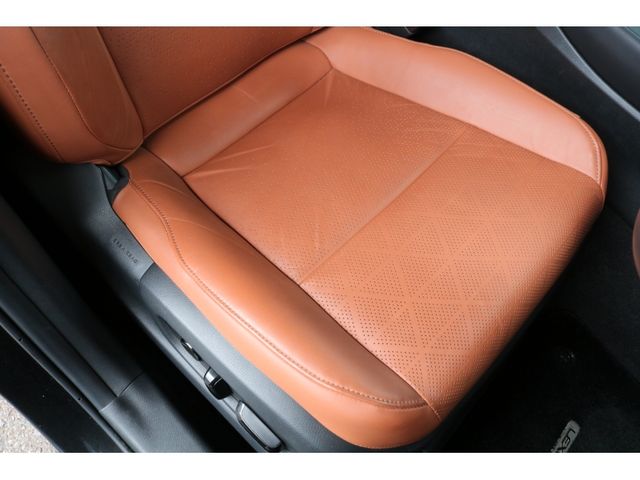 TOYOTA LEXUS UX250H 2018 Image 31