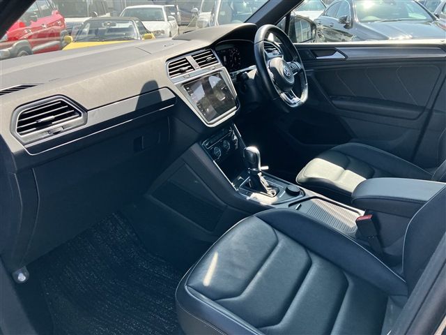 VOLKSWAGEN TIGUAN 2018 Image 31