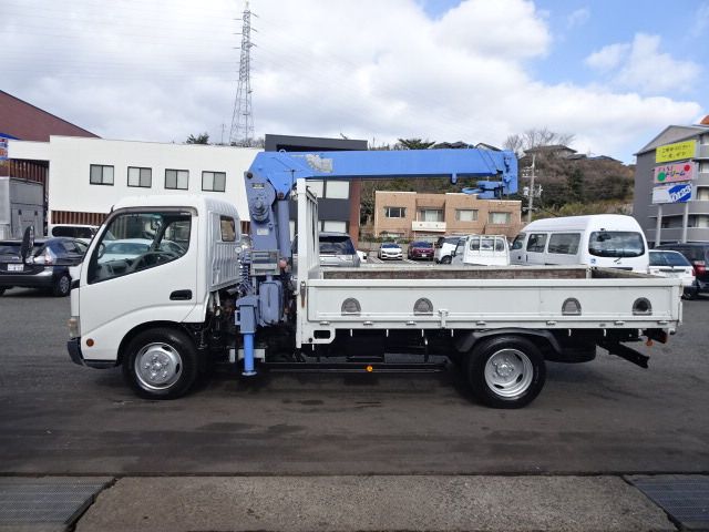 HINO DUTRO 2008 Image 31