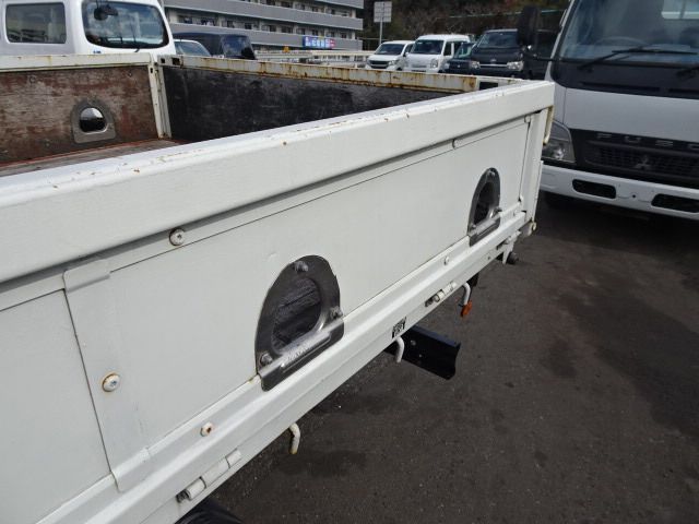 HINO DUTRO 2008 Image 31