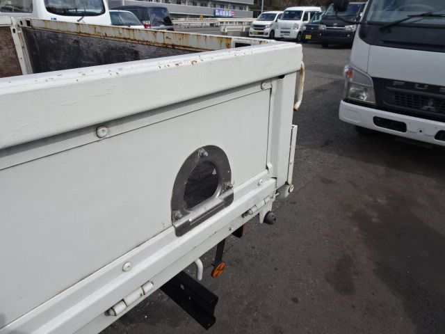 HINO DUTRO 2008 Image 31