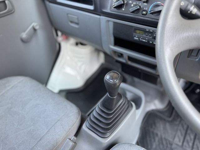 MITSUBISHI MINICAB TRUCK 2009 Image 31