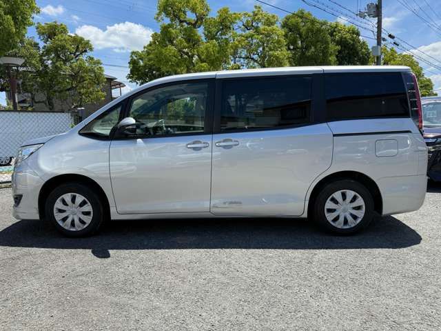 TOYOTA NOAH 2018 Image 31