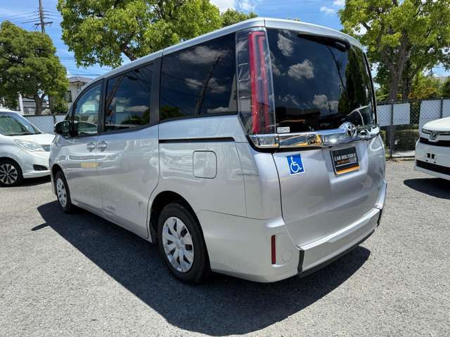 TOYOTA NOAH 2018 Image 31