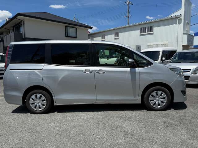 TOYOTA NOAH 2018 Image 31