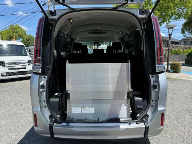 TOYOTA NOAH 2018 Image 31