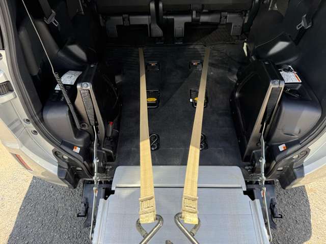 TOYOTA NOAH 2018 Image 31