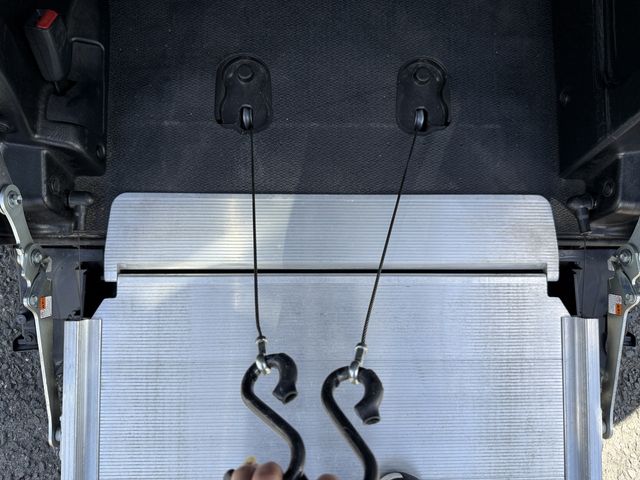 TOYOTA NOAH 2018 Image 31