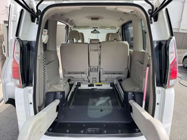 NISSAN SERENA  WG 2017 Image 31