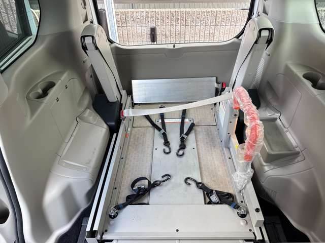 NISSAN SERENA  WG 2017 Image 31