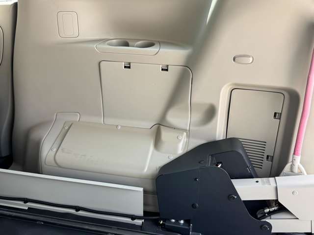 NISSAN SERENA  WG 2017 Image 31