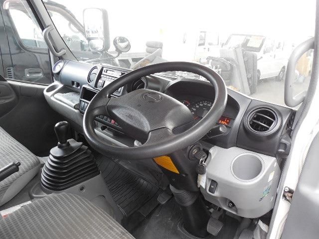 HINO DUTRO 2012 Image 31