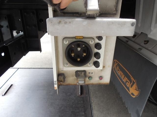 HINO DUTRO 2012 Image 31