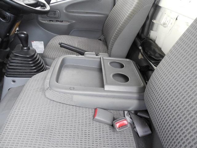 HINO DUTRO 2012 Image 31