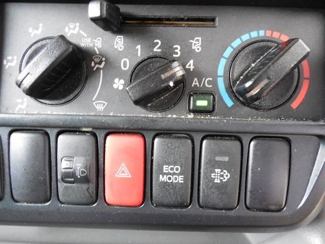 HINO DUTRO 2012 Image 31