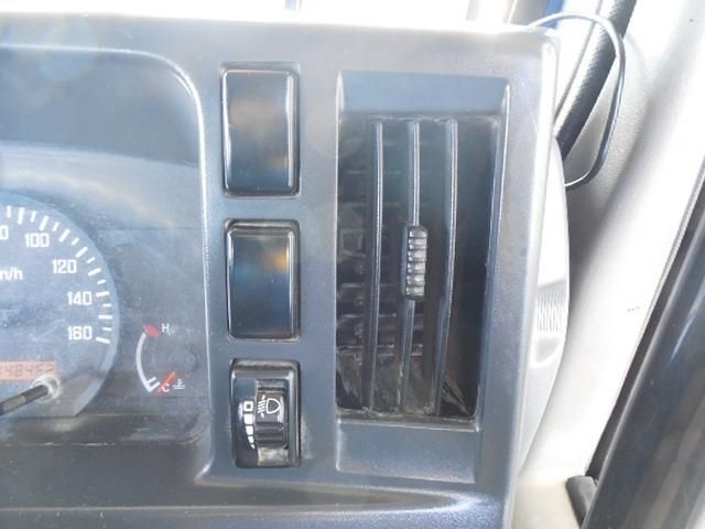 ISUZU ELF 2013 Image 31