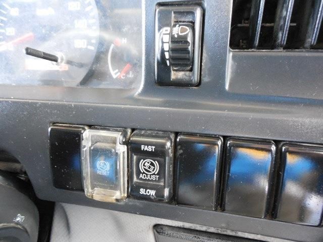 ISUZU ELF 2013 Image 31