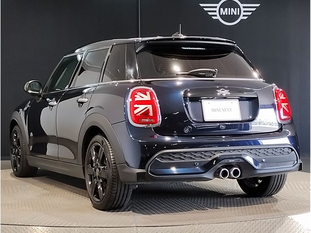 BMW MINI COOPER S 5DOOR 2022 Image 31
