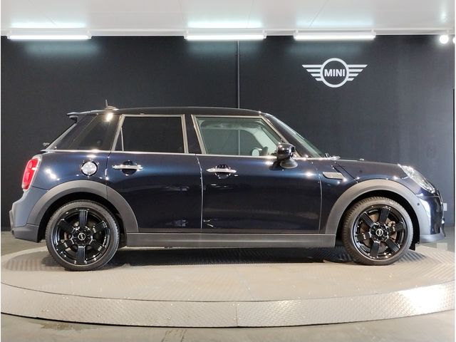 BMW MINI COOPER S 5DOOR 2022 Image 31