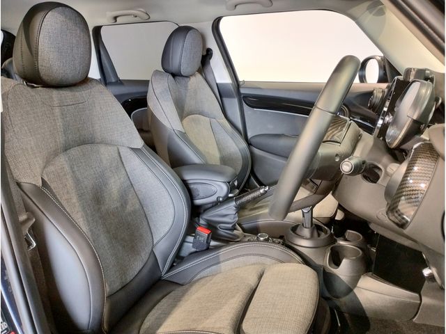 BMW MINI COOPER S 5DOOR 2022 Image 31