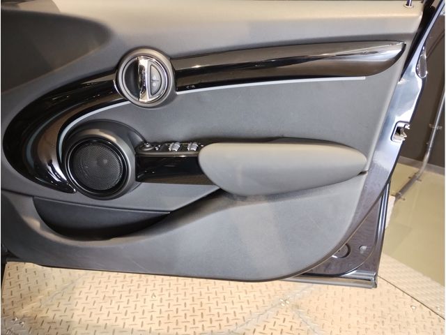 BMW MINI COOPER S 5DOOR 2022 Image 31