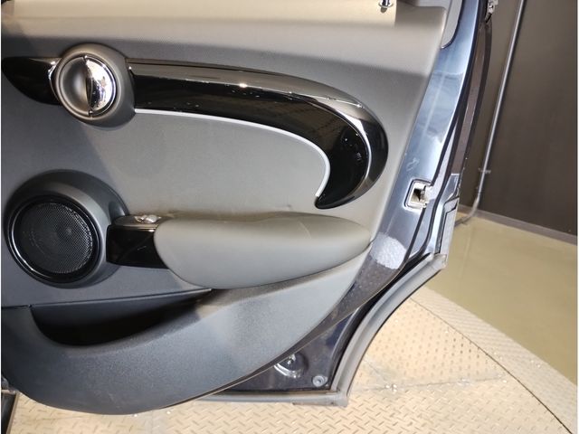 BMW MINI COOPER S 5DOOR 2022 Image 31