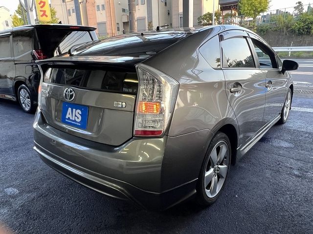 TOYOTA PRIUS 2011 Image 31