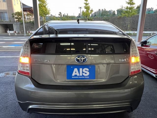 TOYOTA PRIUS 2011 Image 31