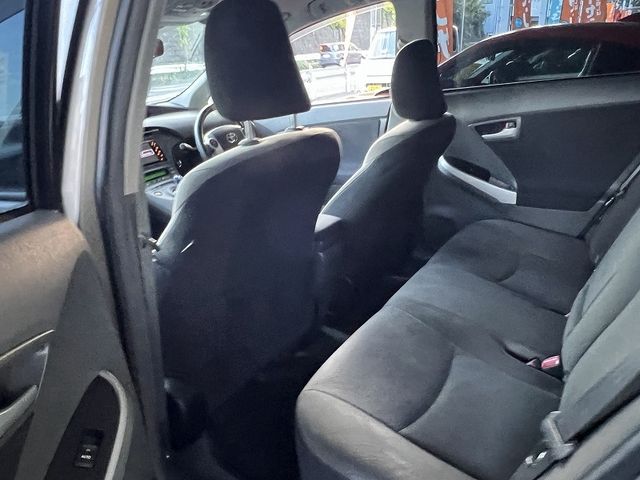 TOYOTA PRIUS 2011 Image 31