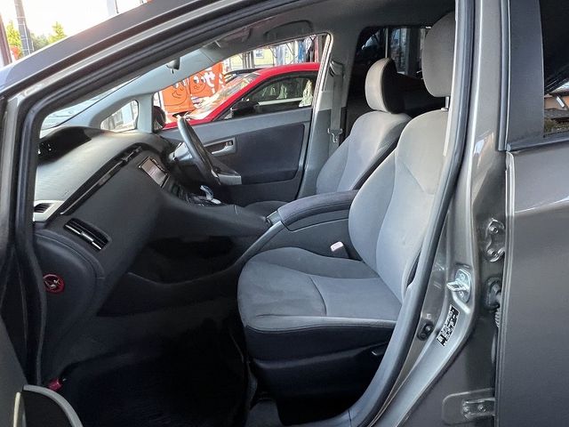 TOYOTA PRIUS 2011 Image 31